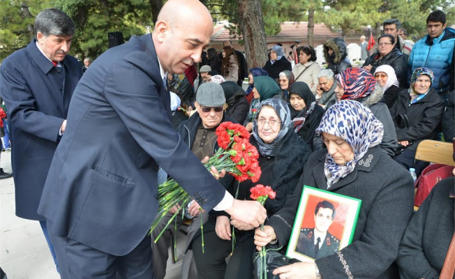Ankara Çiçekçiler Odası şehit ve gazi annelerini unutmadı!
