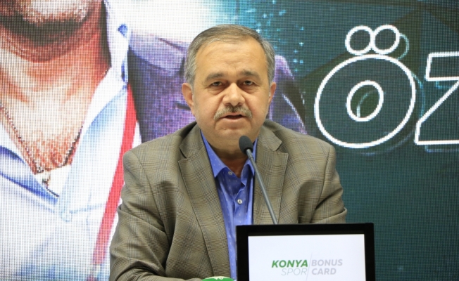 Atiker Konyaspor'da Özdilek sözleşme imzaladı