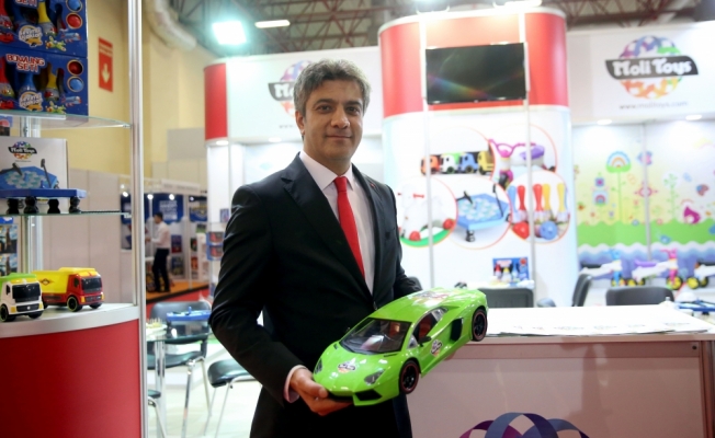 Türkiye'nin ilk yerli uzaktan kumandalı oyuncak arabası görücüye çıktı