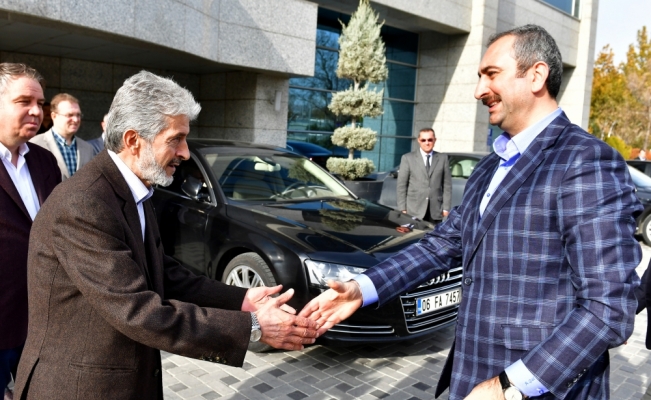 Adalet Bakanı Gül'den Tuna'ya ziyaret