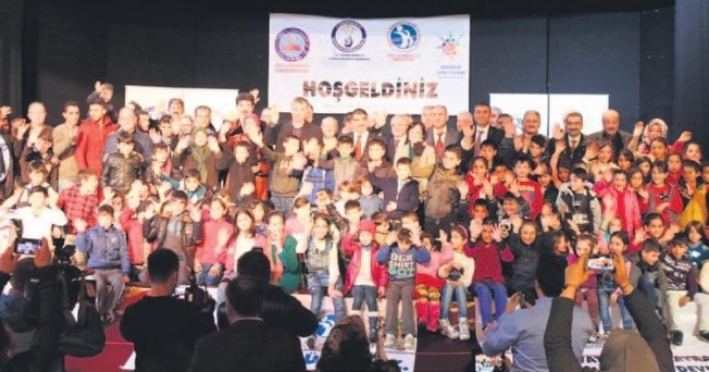 Türkmen Yetim Çocukların Yüzü Güldü!