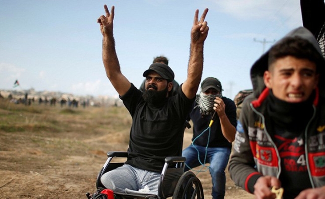 İsrail askerleri Tekerlekli Sandalyedeki Filistinli Protestocuyu Öldürdü