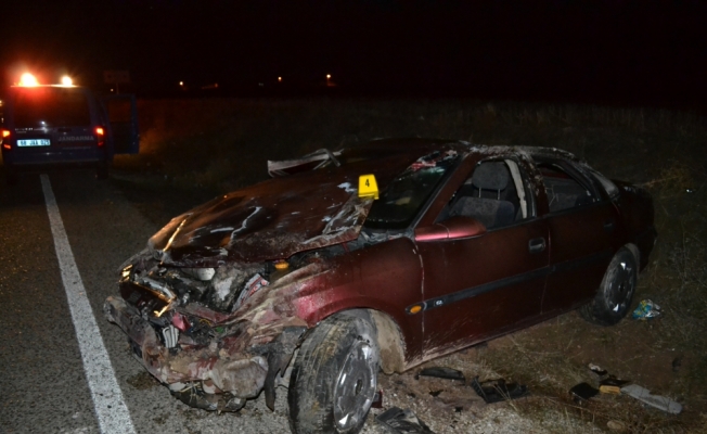 Aksaray'da 2 otomobil çarpıştı: 1 ölü, 1'i ağır 7 yaralı