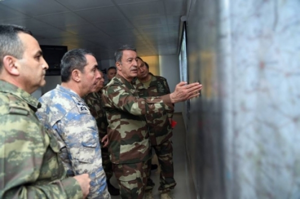 Genelkurmay Başkanı Orgeneral Hulusi Akar, Şanlıurfa'da sınır birliklerini denetliyor