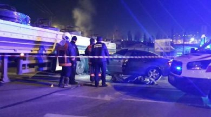 Başkentte Otomobil Tıra Çarptı: 1 Ölü, 1 Yaralı