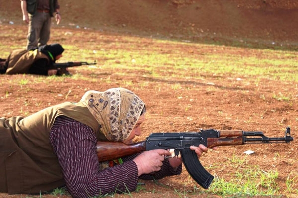 YPG, sivilleri silah altına alıyor!
