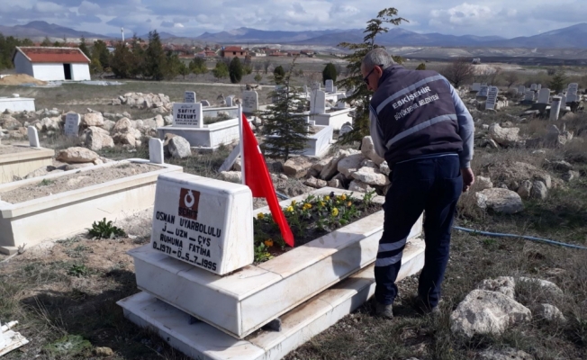 Eskişehir'de şehit mezarlarının bakımı yapıldı