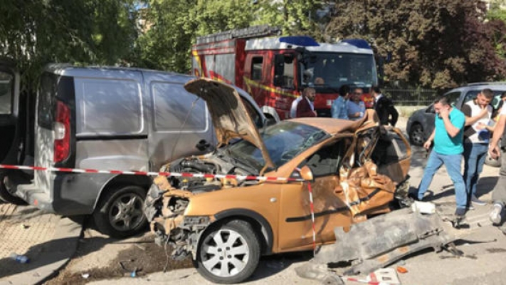 Ankara'da kontrolü kaybetti 14 araç biçti