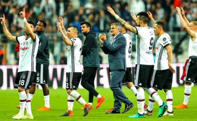 Beşiktaş derbide liderlik peşinde
