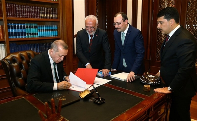 Cumhurbaşkanı Erdoğan cumhurbaşkanı adaylığı muvafakatnamesini imzaladı