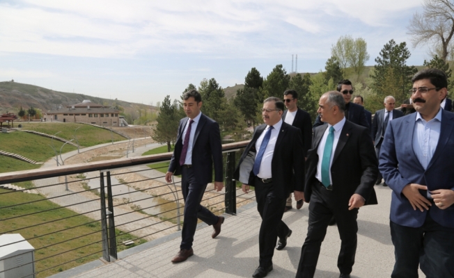 Sivas Belediye Başkanı Aydın, projeleri denetledi