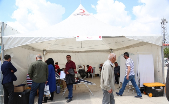 AEÜ'den Türk Kızılayı'na 395 ünite kan bağışı