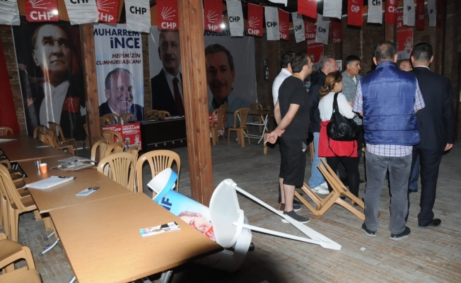 Abdüllatif Şener'in seçim bürosuna saldırı