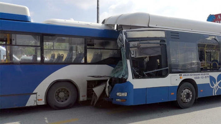 Ankara'da belediye otobüsleri çarpıştı! Ayrıntılar Geldi.