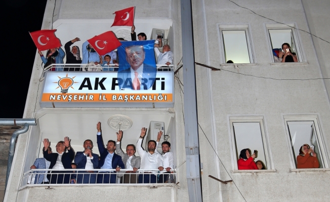 Erdoğan'ın seçim başarısı kutlanıyor