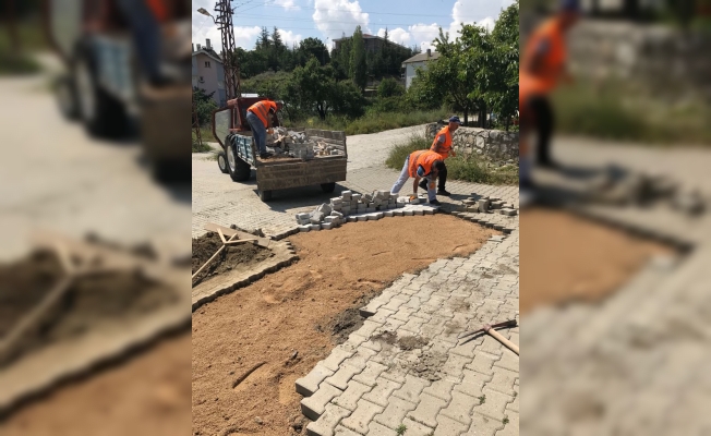 Beyşehir'de bozulan parke yollar onarılıyor