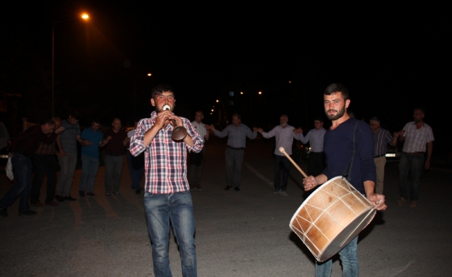 Cumhurbaşkanı Yardımcısı Oktay'ın memleketi Yozgat'ta sevinç gösterisi