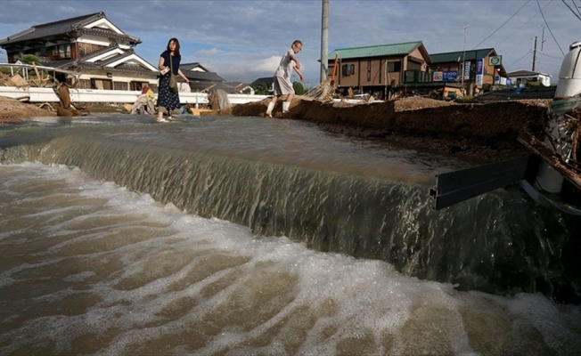 Japonya'daki sel ve toprak kaymaları nedeniyle ölenlerin sayısı 100'e çıktı