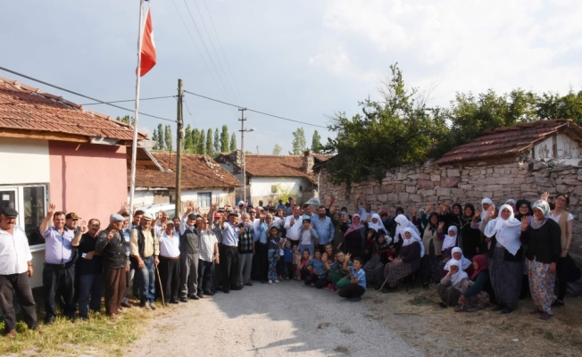 Karacan, Erdoğan'a oy veren köye selam götürdü