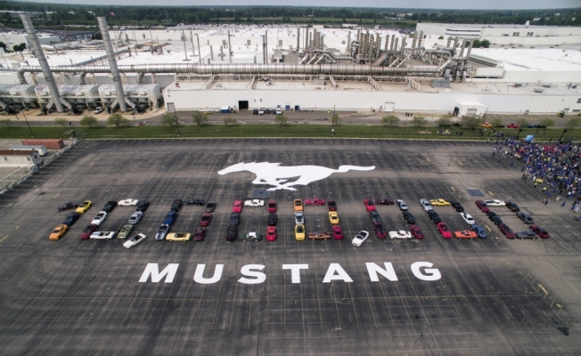 10 milyonuncu Ford Mustang banttan indi