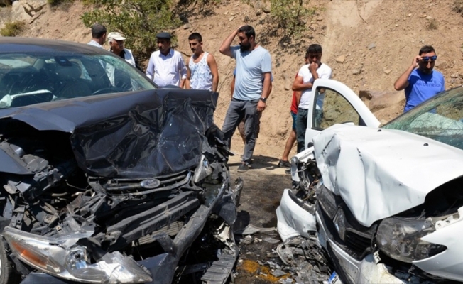 Bayram tatilindeki kazalarda 69 kişi hayatını kaybetti