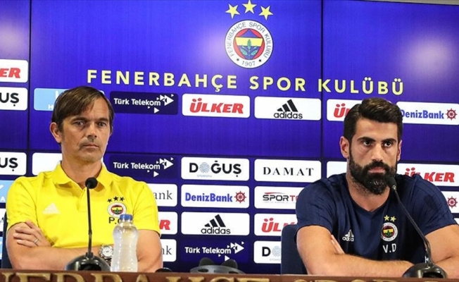Fenerbahçe Teknik Direktörü Cocu: Bir üst tura adımızı yazdırmak istiyoruz
