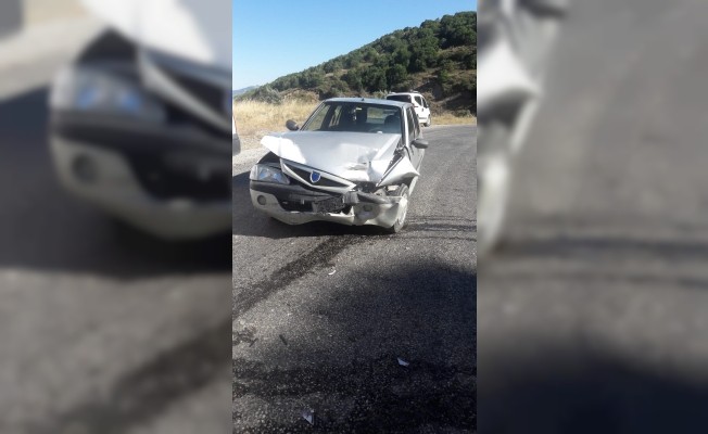 İmranlı'da trafik kazası: 3 yaralı