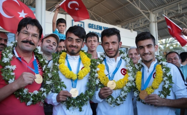 İşitme engelli şampiyonlar Antalya'da