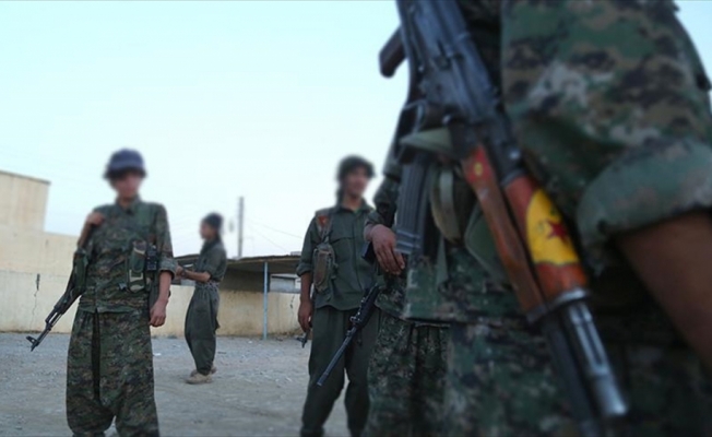 Terör örgütü YPG/PKK Suriye'de okulları kapatmaya devam ediyor
