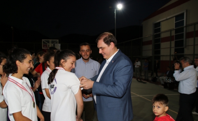 Akşehir'de Sokak Basketbolu Turnuvası sona erdi