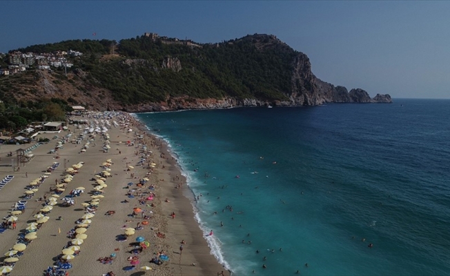 Antalya'ya gelen yabancı ziyaretçi 11 milyonu aştı