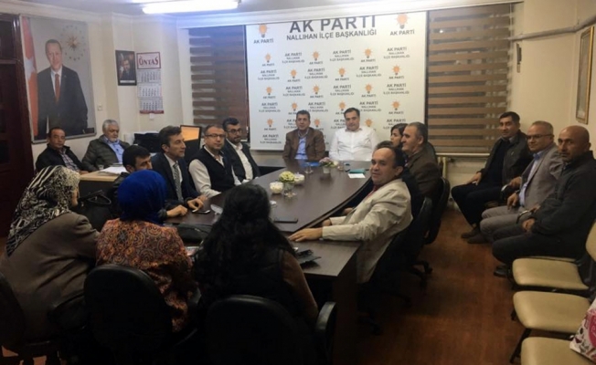 AK Parti Nallıhan İlçe Başkanlığı'nda toplantı
