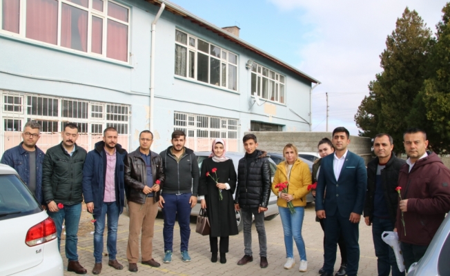 AK Parti'li gençler öğretmenlerini unutmadı