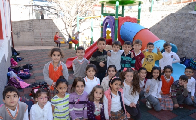 Sarıkaya'da çocuk parkı hizmete açıldı