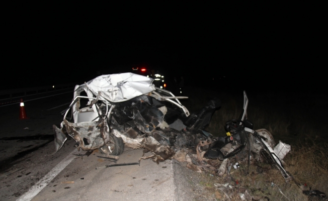 Sivas'ta yolcu otobüsü ile otomobil çarpıştı: 1 ölü