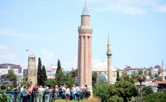 TURSAD Genel Başkanı Şahin: Turist sayısının 40 milyonu aşması öngörülüyor