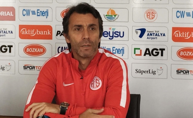 Antalyaspor Teknik Direktörü Bülent Korkmaz:  Savunmayı iyi yaptığımız için kazandık