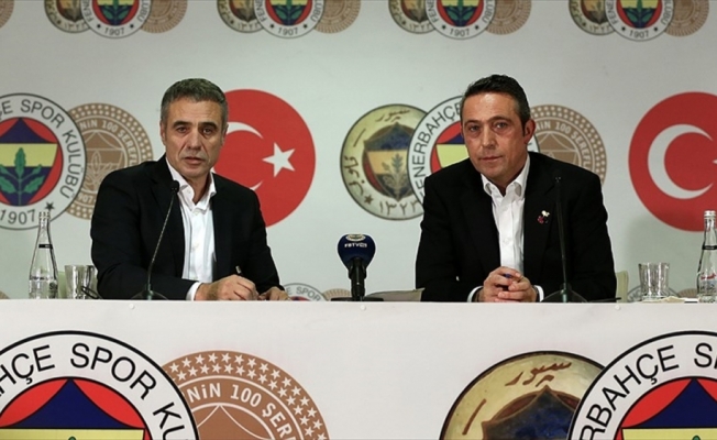 Fenerbahçe'de Ersun Yanal törenle imzayı attı
