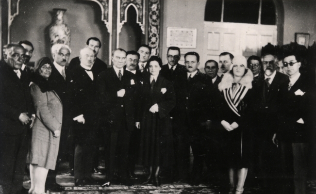 Genelkurmay arşivlerinden Atatürk ve Türk kadını
