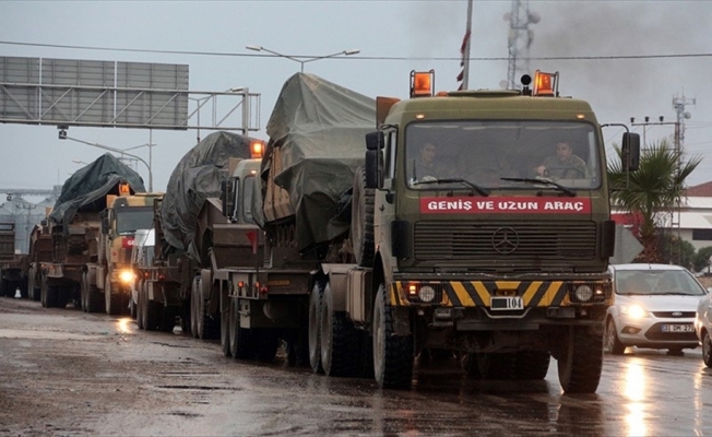 Suriye sınırına askeri sevkiyat sürüyor