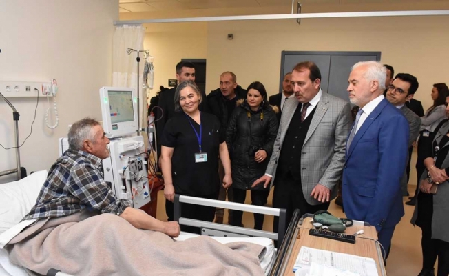 AK Parti MKYK Üyesi Karacan'dan Şehir Hastanesine ziyaret