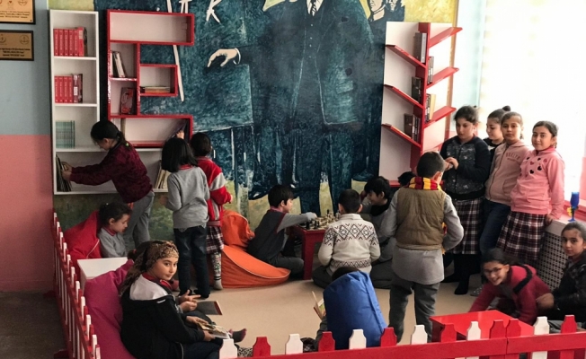 Belediye başkanından okula okuma odası desteği