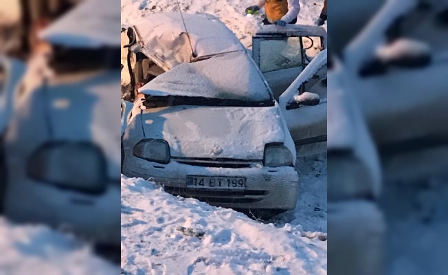 Eskişehir'de kamyonla otomobil çarpıştı: 3 ölü