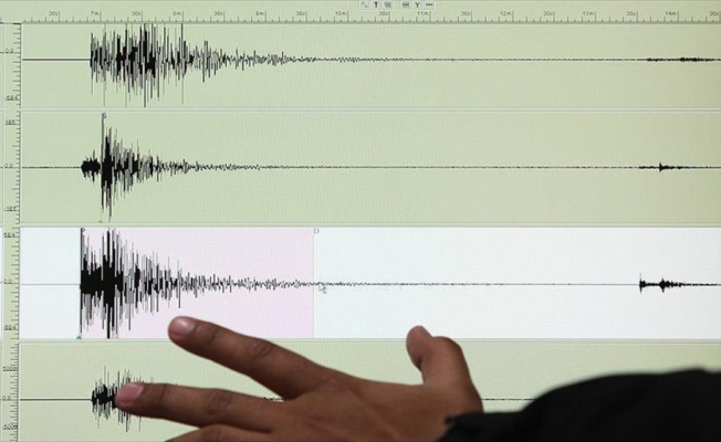 İzmir'de 4,3 büyüklüğünde deprem