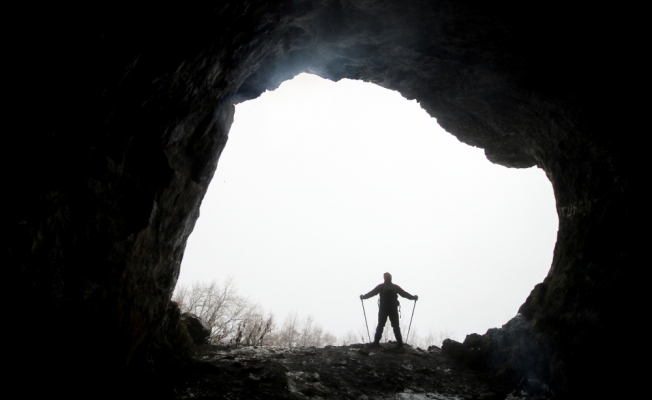 Konya'da dağcılar Ferzine Mağarası'na tırmandı