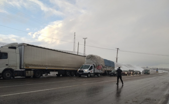 Sivas-Malatya kara yolu ulaşıma kapandı