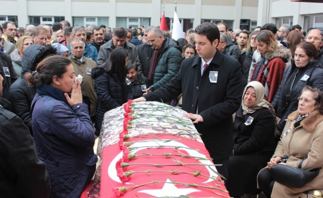 Üniversitede öldürülen Ceren Damar’a fakülte önünde son görev