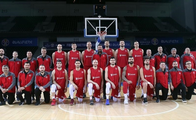 A Milli Erkek Basketbol Takımı Başantrenörü Sarıca: Liderlik hesapları yapmak çok büyük mutluluk