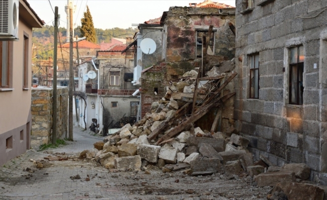 Çevre ve Şehircilik Bakanı Kurum: Ayvacık'ta 85 konut hasar gördü