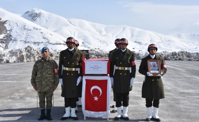 Hakkari'de hayatını kaybeden asker için tören